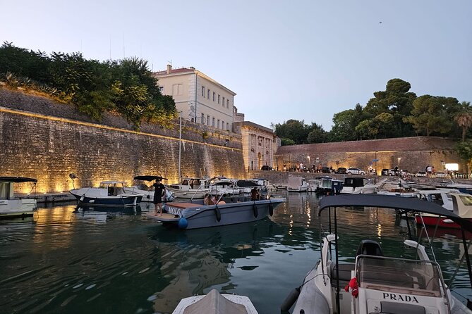 Romantic Zadar Sunset Boat Tour With a Glass of Prosecco - Group Size and Accessibility