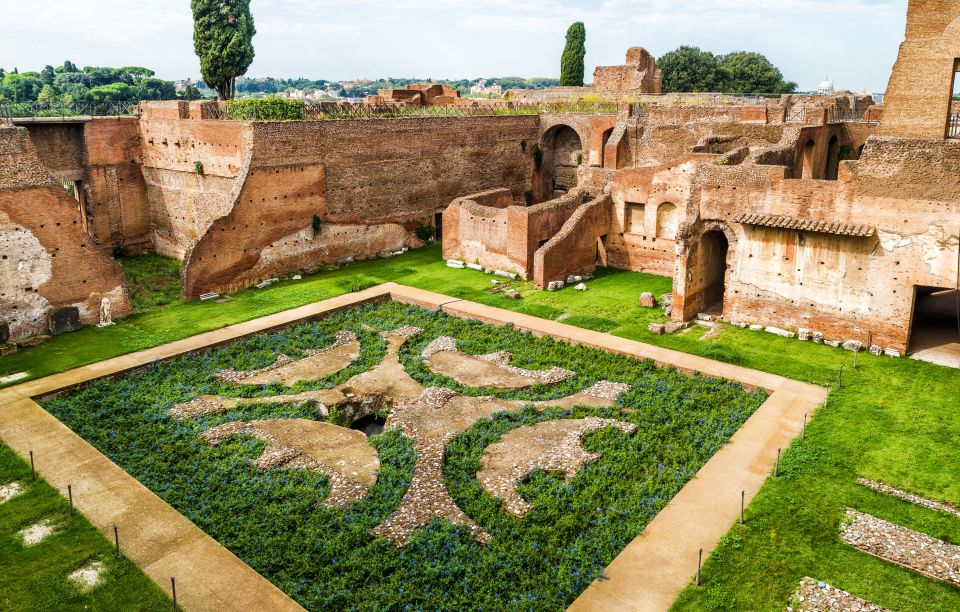 Rome: Fast-Track Private Colosseum Arena & Palatine Hill - Exploring the Colosseum Dungeons