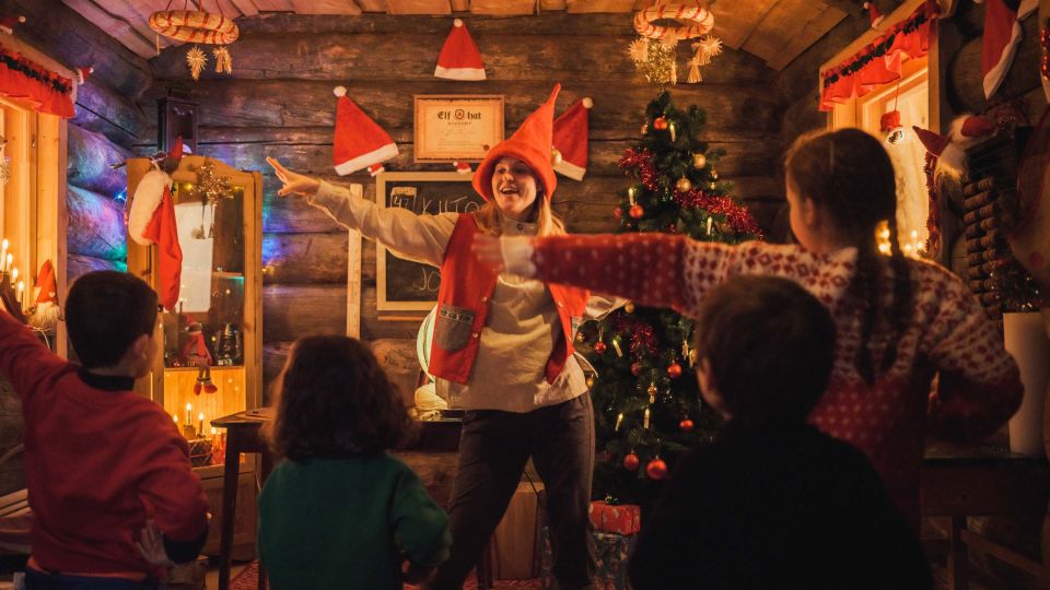 Rovaniemi: Elf Hat Academy in Santas Village - Elf Wisdom and Santas Helpers