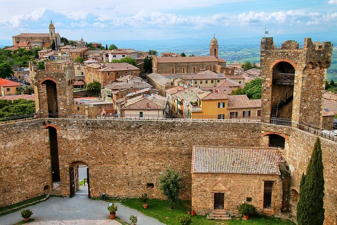 San Gimignano, Chianti, and Montalcino Day Trip From Siena - Savor Chianti Wines at a Local Winery