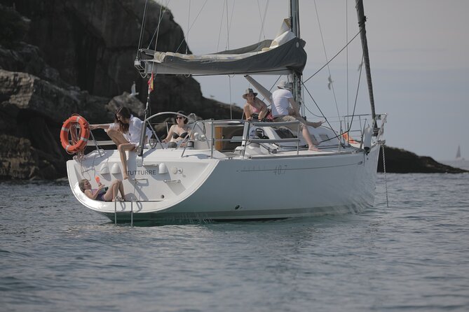 San Sebastian Private Sailing Tour - Boat Specifications and Maintenance