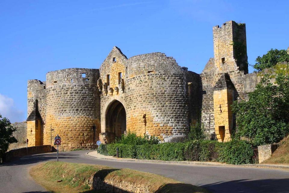 Sarlat-la-Canéda: Dordogne Valley Half-Day Private Tour - Visiting Beynac Castle