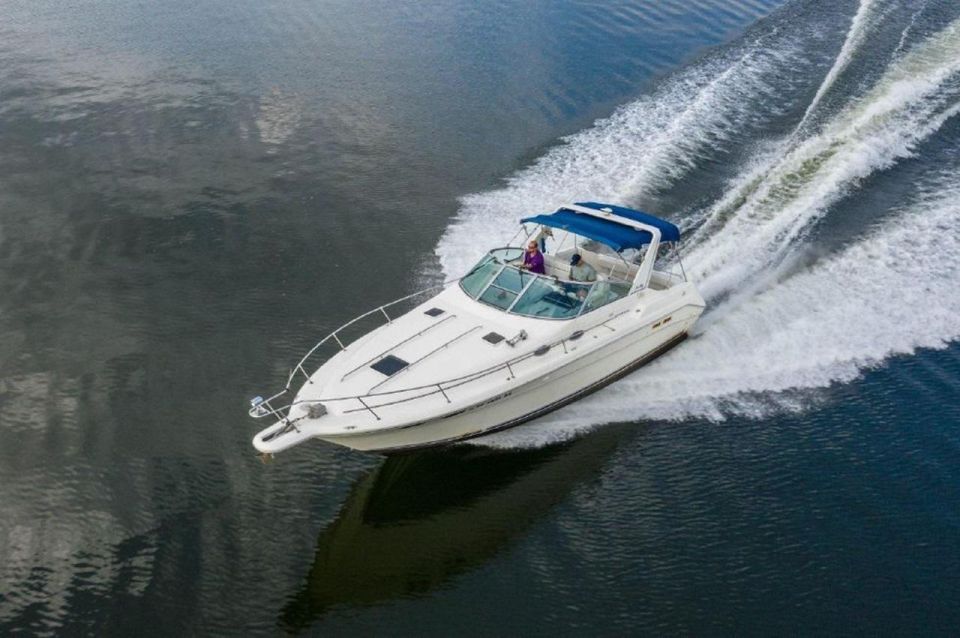 Sea Ray 330 With Captain for 10 People! - Amenities