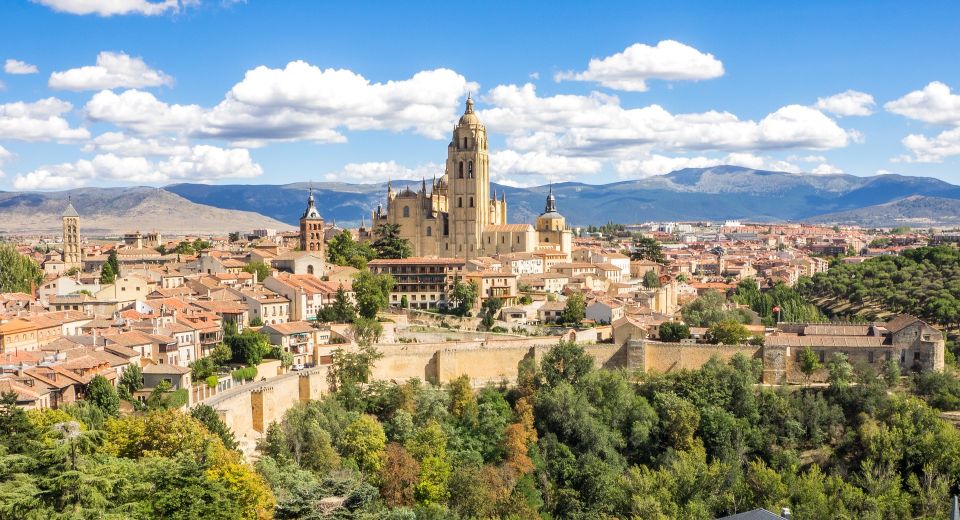 Segovia - Old Town Tour Including Castle Visit - Alcázar of Segovia