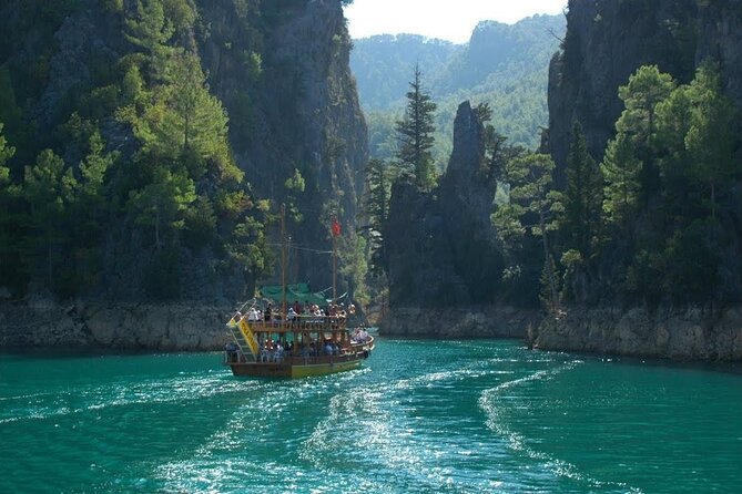 Side Green Canyon Boat Trip With Unlimited Drinks And Lunch - Dining Experience