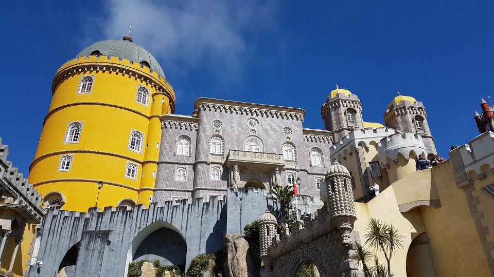 Sintra Palaces and Cascais Magical Experience Private Tour - Iconic Palácio Da Pena