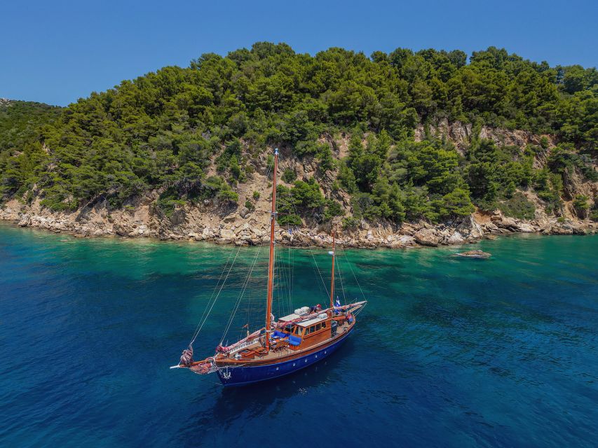 Skiathos: Wooden Sailboat Full- or Half-Day Trip With Meal - Culinary Offerings