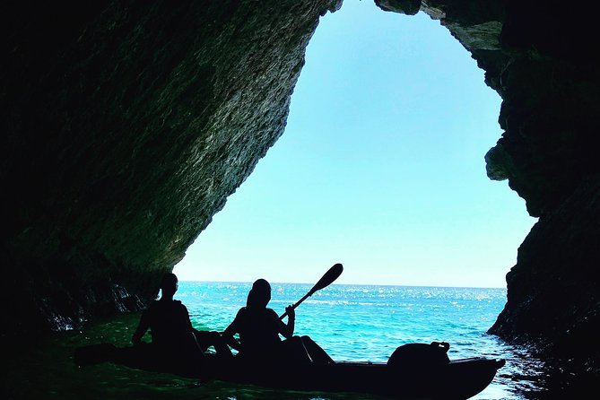 Small Group Kayak Tour to Arrábida Beaches With Lunch From Lisbon - Meeting and Pickup