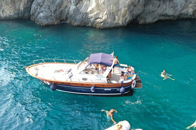 Small Group of Amalfi Coast Full Day Boat Tour From Positano - Free Time in an Amalfi Town