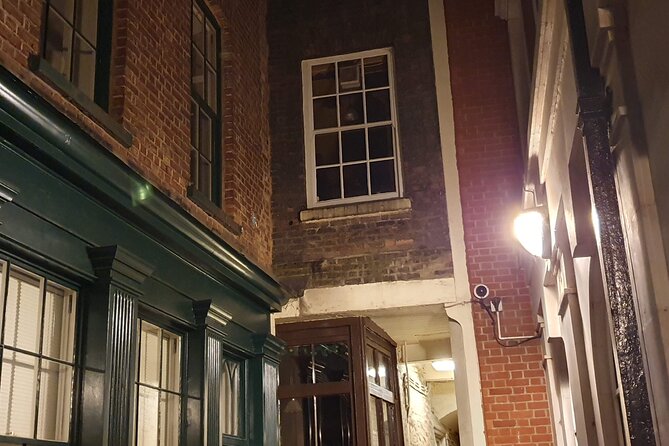 The Alleyways And Shadows Old City London Ghost Walk - Meeting Point and Gathering Instructions