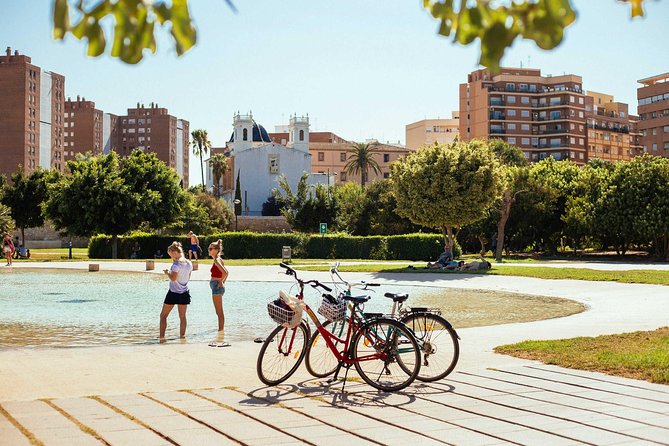 The Beauty of Valencia by Bike: Private Tour - Navigating the Winding Waterfront