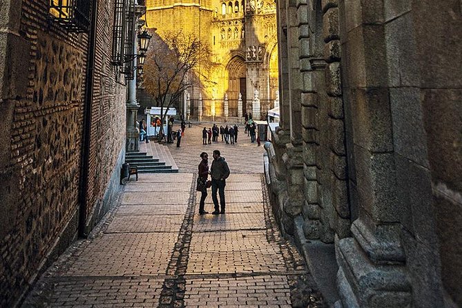 Toledo Full-Day Walking Tour With Guide From Madrid - Walking Tour in Toledo