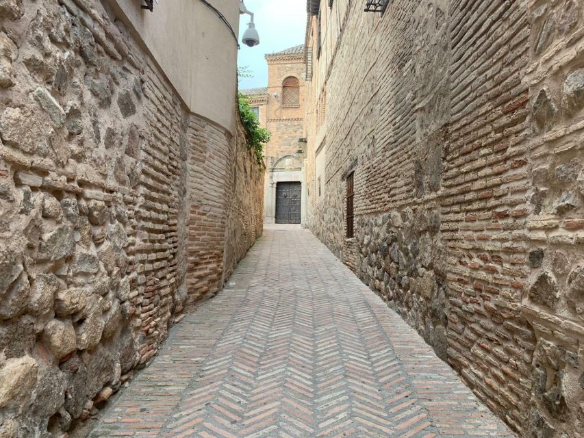 Toledo: Sepharad Jewish Quarter Walking Tour - Guided Experience