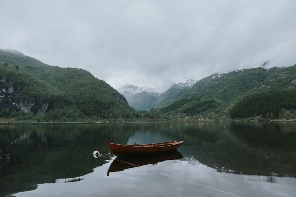 Tour to Hardanger Fjord, Including Coffee at a Historic Hotel. - Sights and Stops