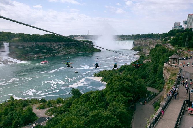 Tour to Niagara Falls From Toronto - Transportation and Amenities