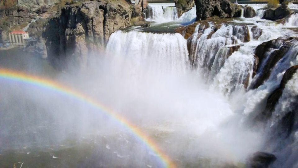 Twin Falls: Dierkes Lake Hike & Shoshone Falls Guided Tour - Pickup Location and Duration