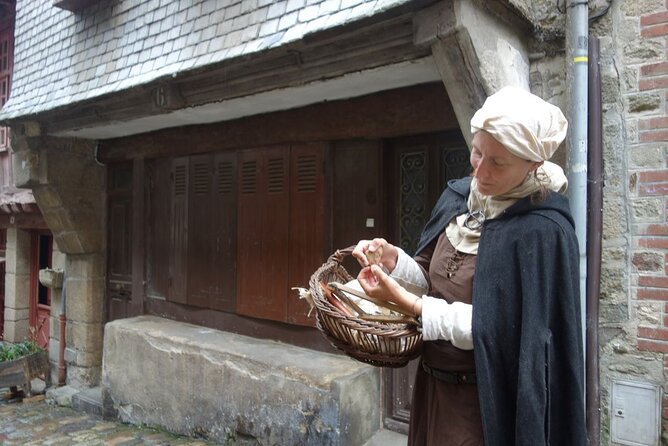 Unusual Guided Tour of Dinan Immersed in the Middle Ages - Cancellation Policy