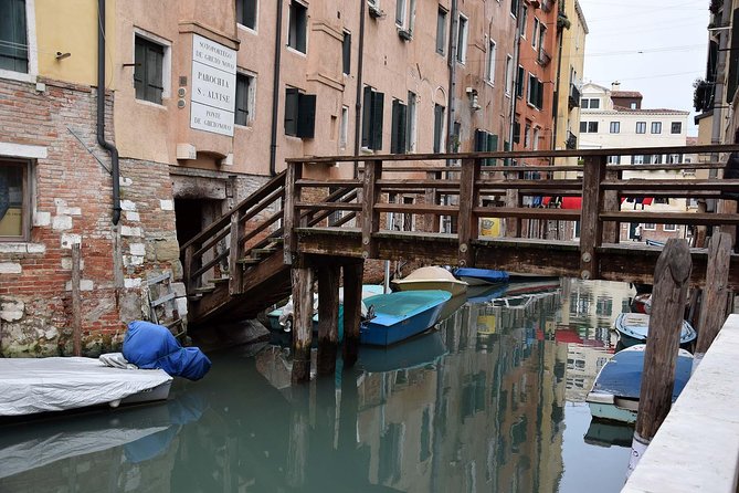 Venice: Jewish Ghetto Walking Tour With Time for Synagogues Tour - Inclusions