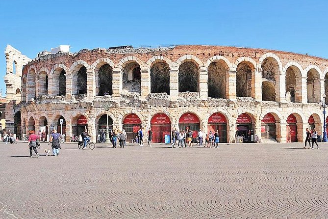 Verona City Sightseeing Walking Tour of Must-See Sites With Local Guide - Guided Trivia and Storytelling