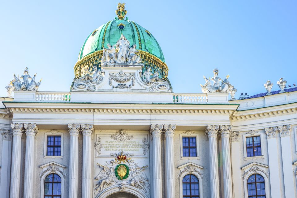 Vienna: First Discovery Walk and Reading Walking Tour - Navigation and Information Features