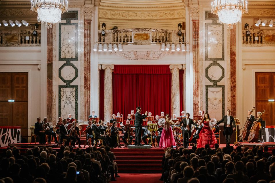 Vienna: Strauss and Mozart Concert at Hofburg Palace - Performers and Traditions