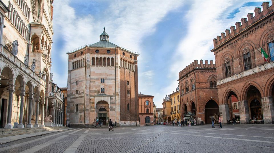 VIP Experience to Cremona With Luxury Transfer - Admire Cremona Cathedrals Frescos