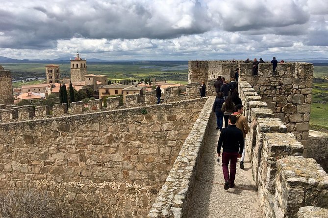 Visit the Medieval Scene in Trujillo and the Route of the Discoverers - Exploring the Church of Santa María