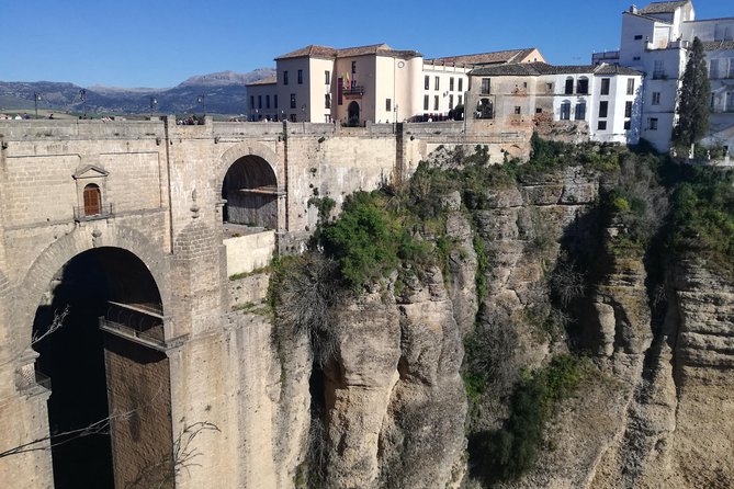 White Villages and Ronda Day Trip From Seville - Discovering Zahara De La Sierra