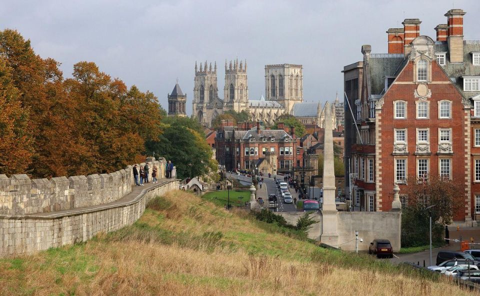 York Private Guided Walking Tour - Exploring York Minster