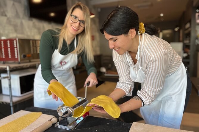 1 Hour Pasta Making Class in Rome - Hands-on Pasta Making Experience