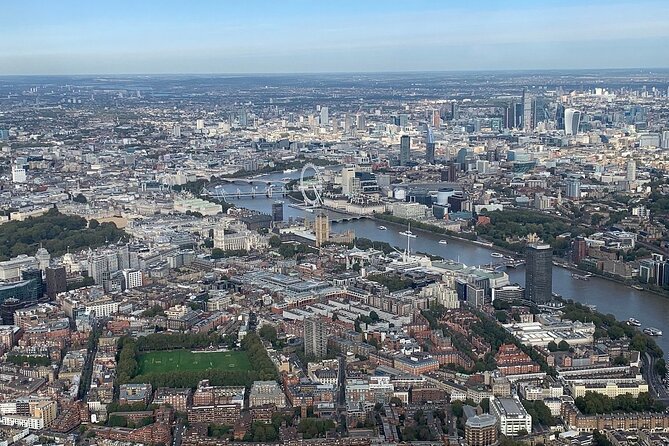 35 Minute London Sightseeing Flight for 2 With Champagne - Getting to the Meeting Point