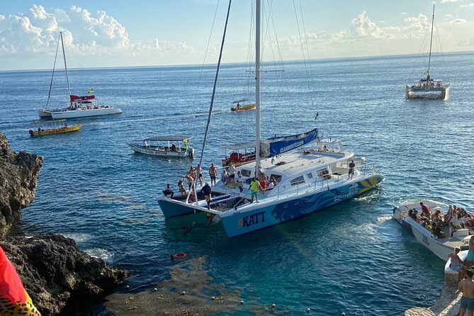 4 Hours Party Boat Catamaran Cruise in Negril - Cruise Highlights