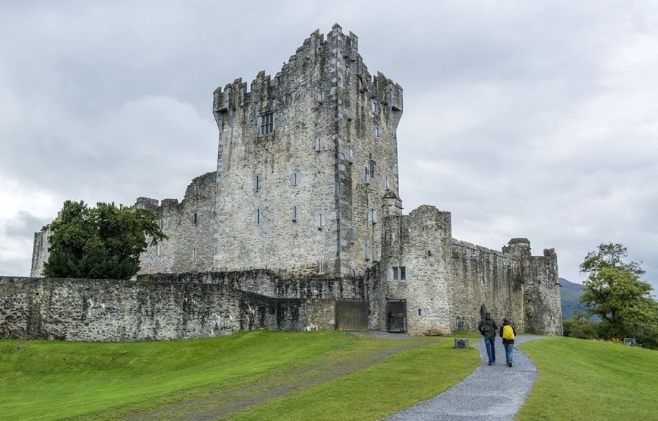 6-Day Tour of Southern Ireland From Dublin - Day 2: Waterford to Dingle Peninsula