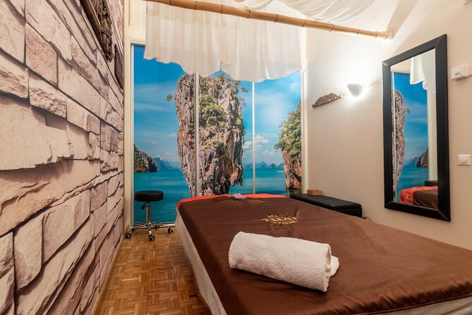 60 Min THAI & Bali MASSAGE at THAI SPA MASSAGE BARCELONA - Meeting Point and Accessibility