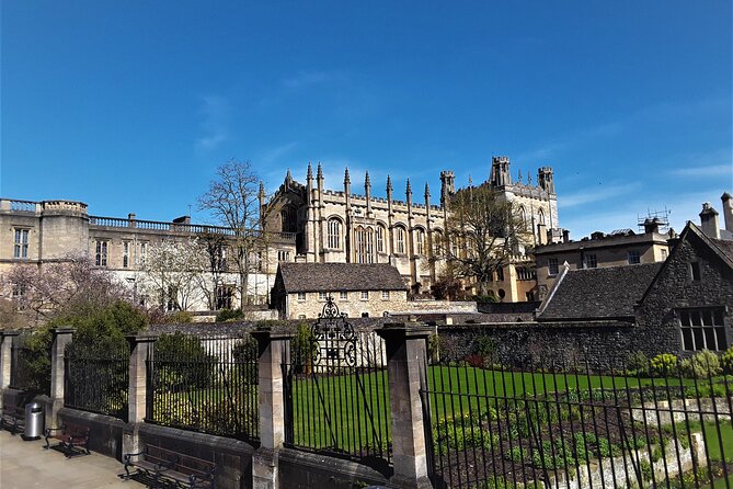 90 Minute Classic Walking Tour of Oxford - Included in the Tour