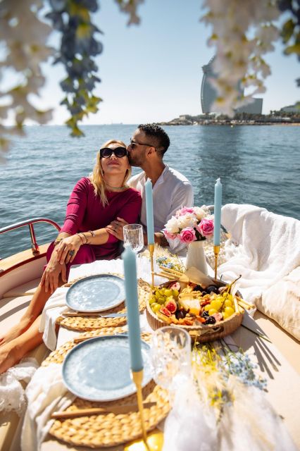 A Romantic Date on a Boat - Included Amenities