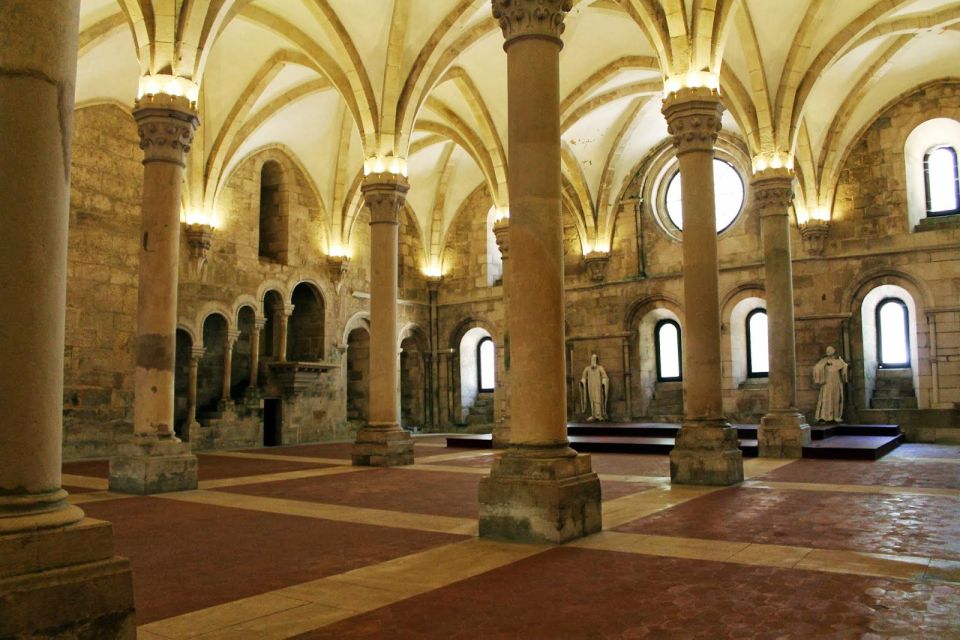 Alcobaça Monastery: Private Guided Tour - Monastic Lifestyle and Traditions