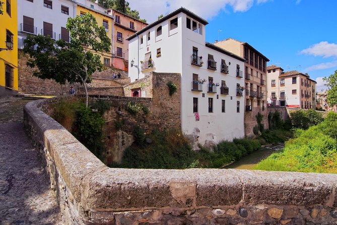 Alhambra & Generalife, Albaicín & Sacromonte Skip-the-Line Private Tour - Skip-the-Line Access