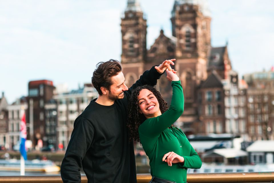 Amsterdam: Professional Photoshoot at Centraal Station - Accessibility and Limitations