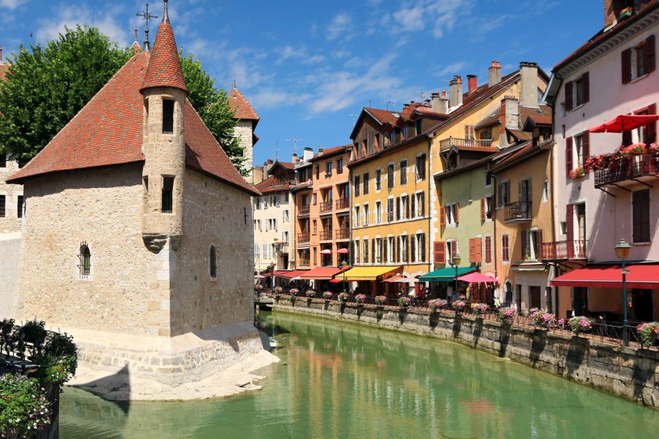 Annecy: First Discovery Walk and Reading Walking Tour - Exploring Hidden Gems