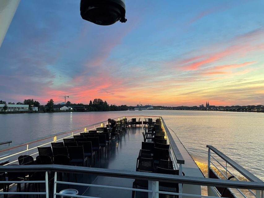 Aperitif-Guided Cruise 'Wine and Cannelé' - Musical Interludes