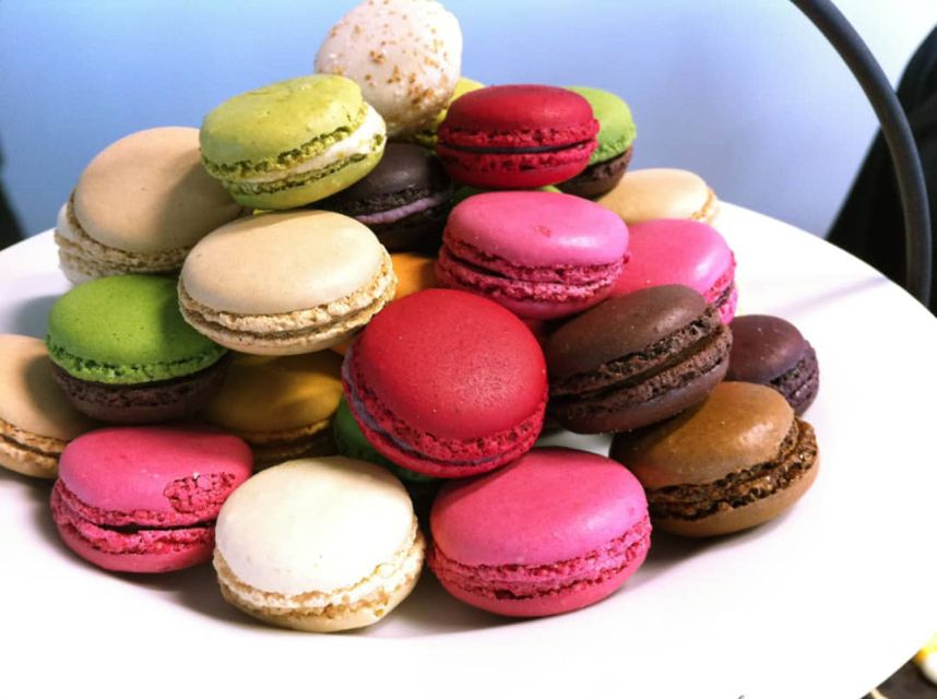 Arc De Triomphe Walking Tour:Paris Views and Macaron Tasting - Guided Tour by Local Expert