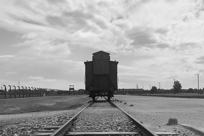 Auschwitz-Birkenau Guided Tour From Krakow With a Private Transport - Tour Duration and Schedule