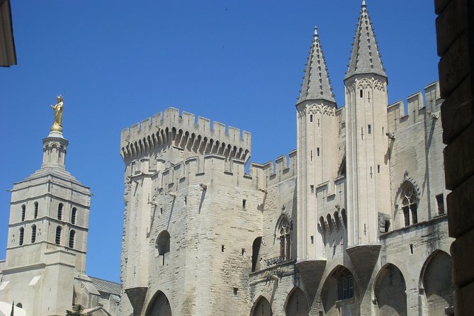 Avignon Walking Tour Including Popes Palace - Visiting the Popes Palace