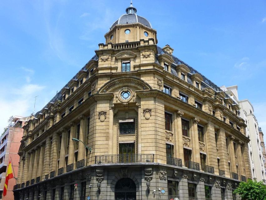 Awesome Bilbao – Private Family Walking Tour - Admiring the Arriaga Theater