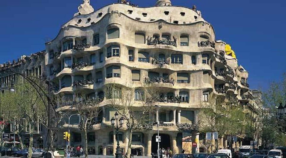 Barcelona: 4-hour Private Guided Walking Tour - Guided Exploration