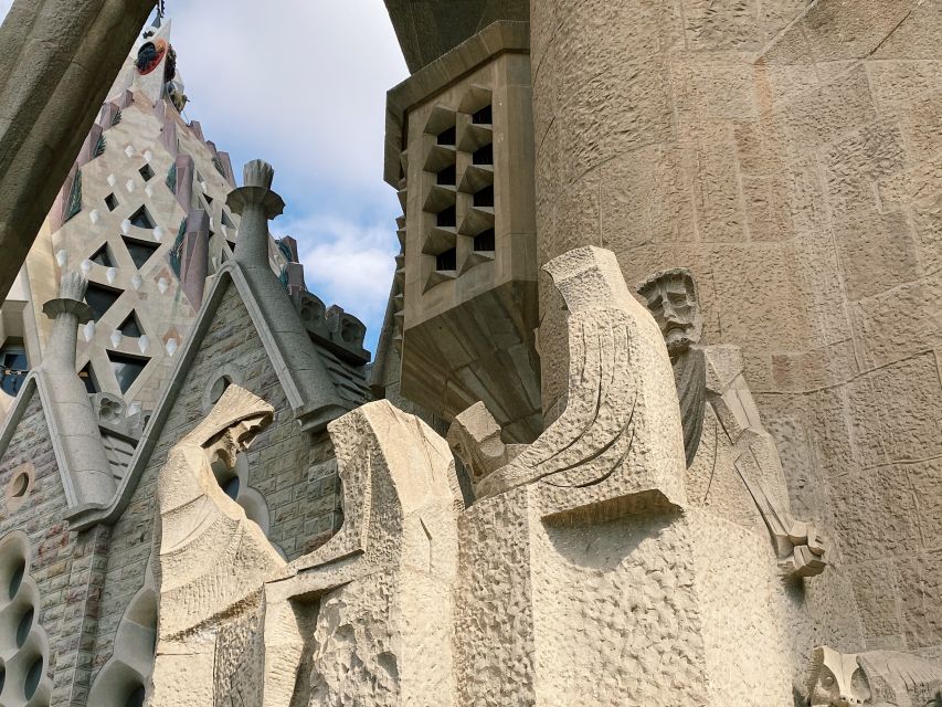 Barcelona: Gothic Quarter and Sagrada Familia Private Tour - Visiting Sagrada Familia