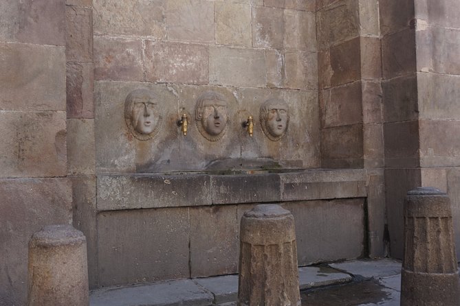 Barcelona Gothic Quarter. Interactive Virtual Tour With Expert Local Guide - Personalized Small Group Virtual Tour