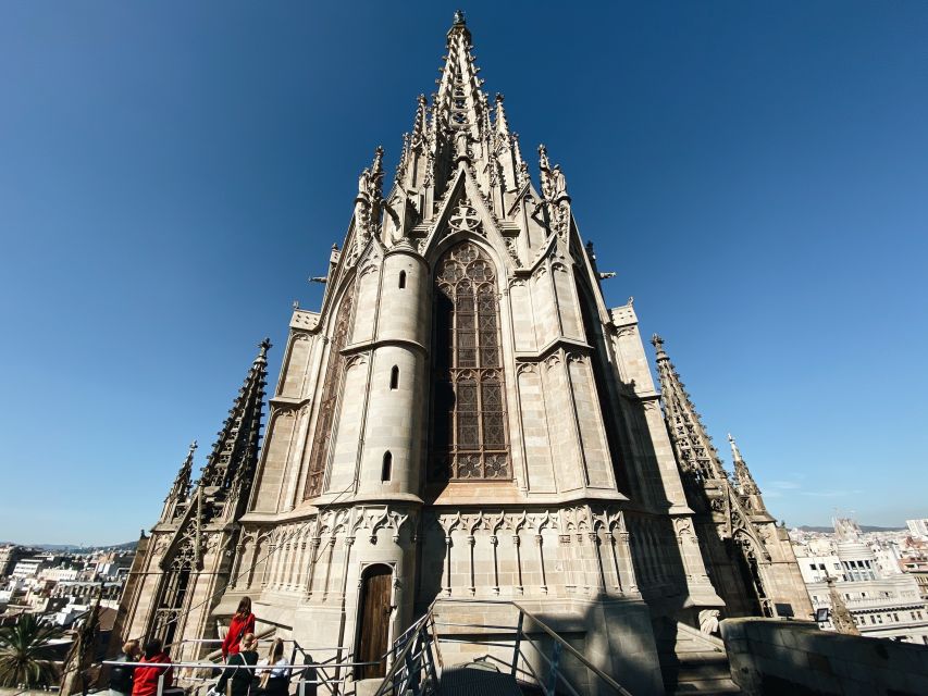 Barcelona: Merry Markets Private Christmas Tour - Included Cathedral Tickets