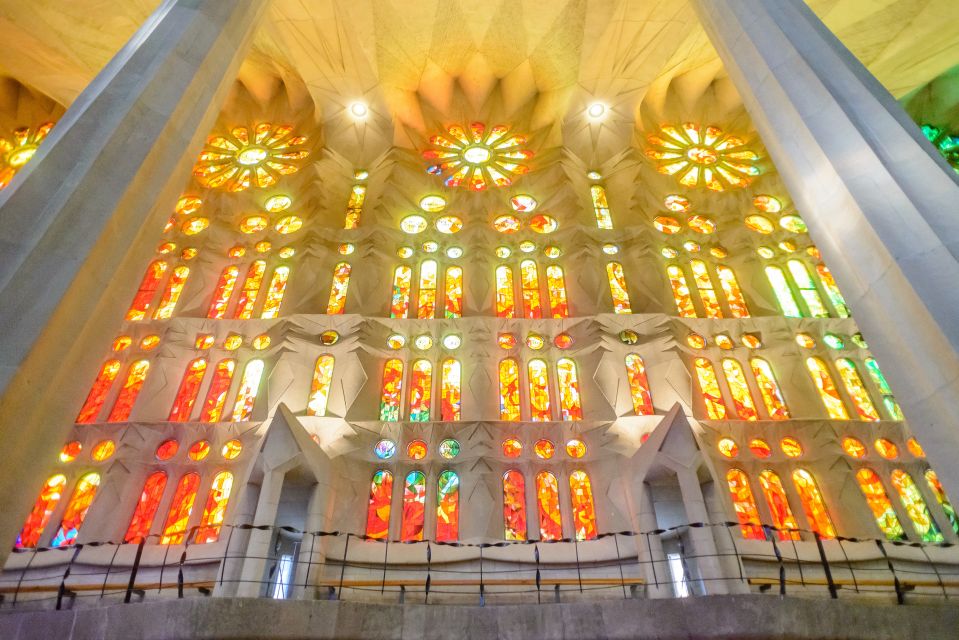 Barcelona: Sagrada Familia Fast-Track Guided Tour - Inclusions and Specifications